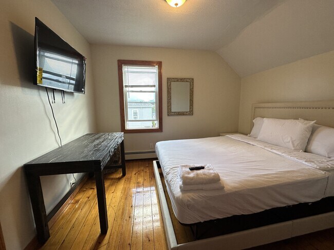 Building Photo - 126 Indiana Ave