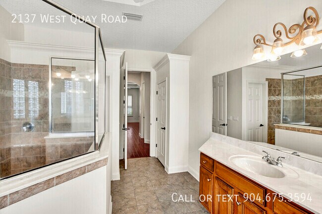 Building Photo - 2137 W Quay Rd