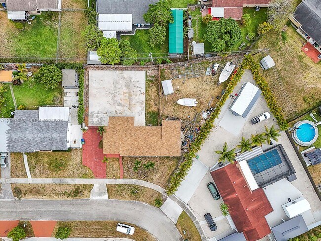 Building Photo - 16321 SW 96th Ave