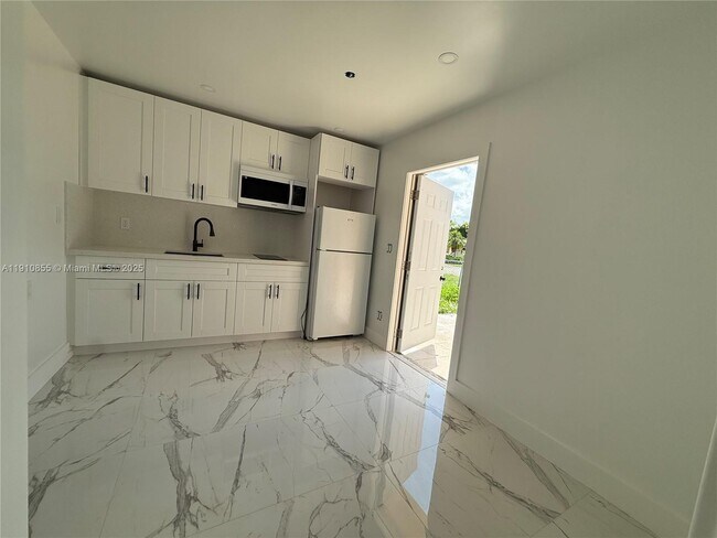 Building Photo - 9824 SW 26th Terrace