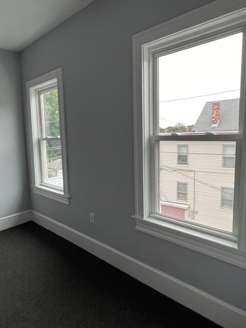 Master Bedroom - 653 Broadway St