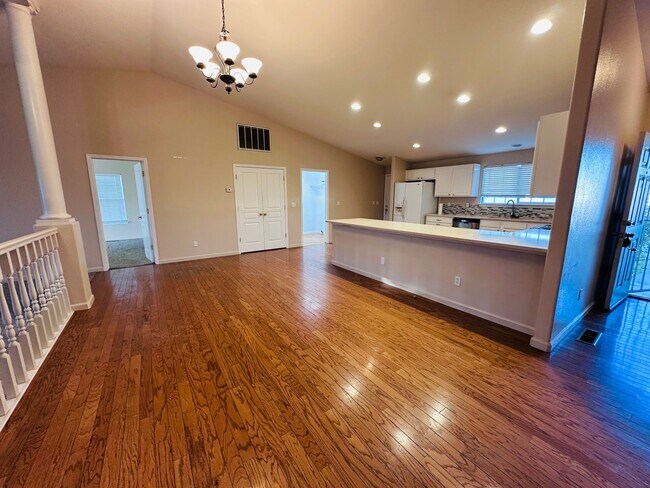 Building Photo - 1545 Wrangler Ln