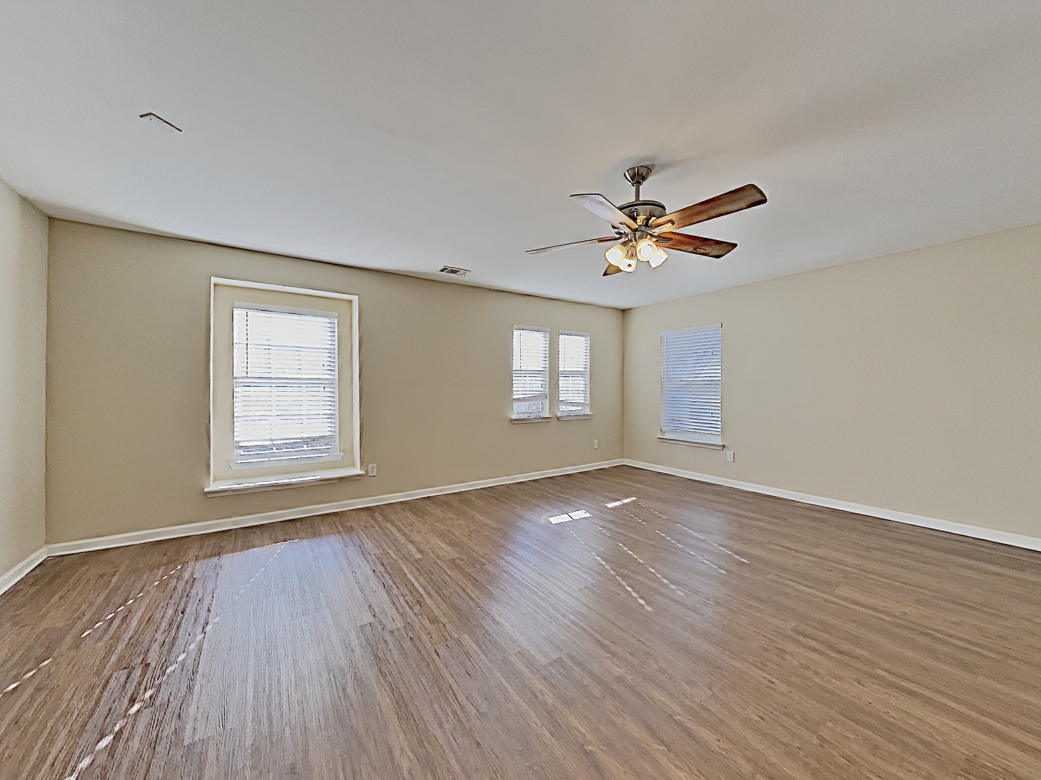 Building Photo - 348 Yellow Iris Rd