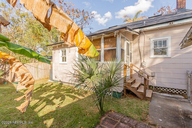 Building Photo - 1072 Brown St