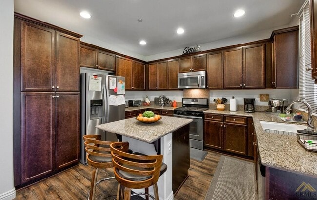 Building Photo - 5900 Warren Ridge Dr