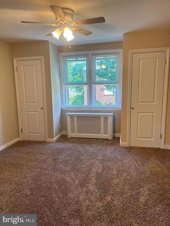 Building Photo - 611 Broadway