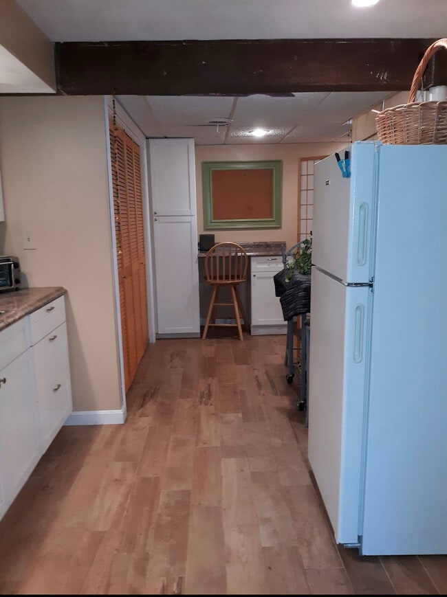 175 Old Voluntown Rd 175 Old Voluntown Rd Exeter RI 02822 Apartment