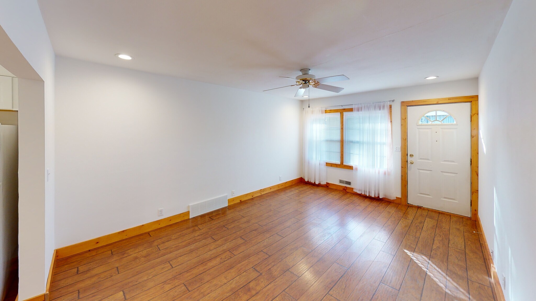 Building Photo - 1210 W Ash St