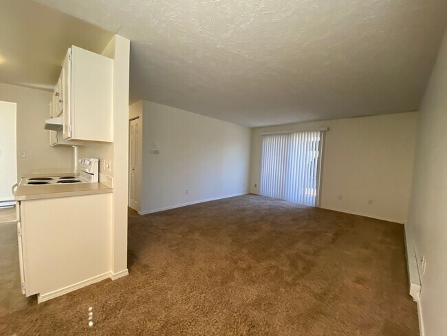 Building Photo - 2909-2911 E. 33rd Ave