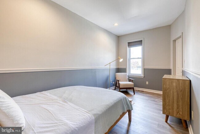 Building Photo - 447 Gittings St