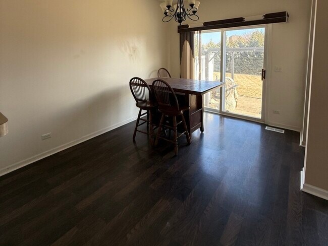 Building Photo - 286 Wolverine Dr