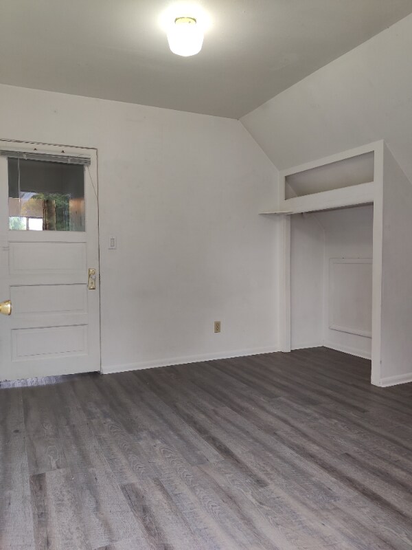 Building Photo - 4409 5th Ave NE