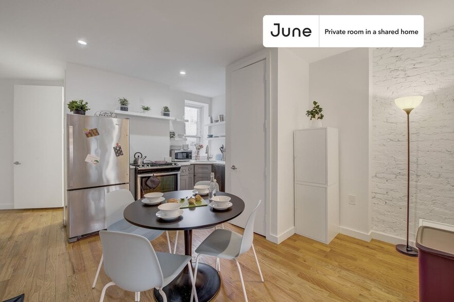 Building Photo - Room in Shared 5.0 bed/2 bath home