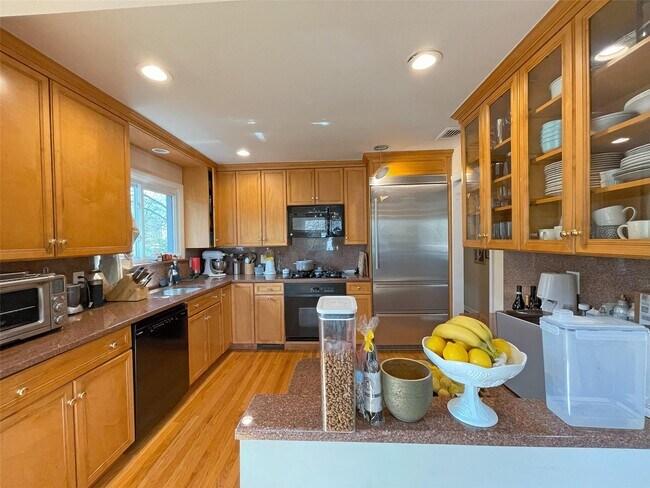 Building Photo - 3 Benders Dr