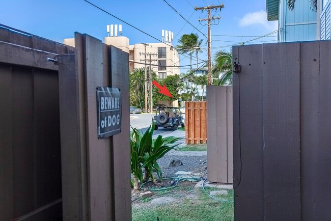 Building Photo - SPACIOUS GROUND FLOOR condo w/ 1/1/1pkg co...