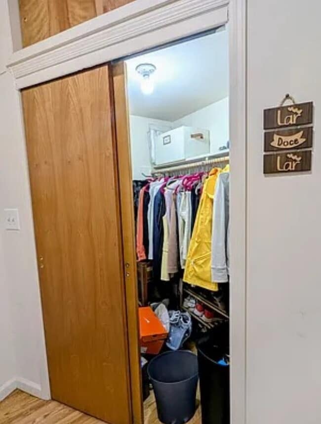 Building Photo - LARGE 1BR ON ELEVATOR BUILDING W/ JUMBO CL...