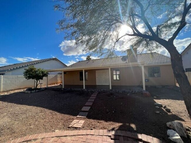 Building Photo - 8057 S Carbury Way