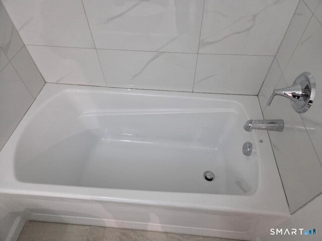 Building Photo - 39 Horton Hill Rd