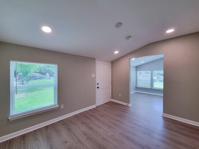 Building Photo - 1107 Roosevelt