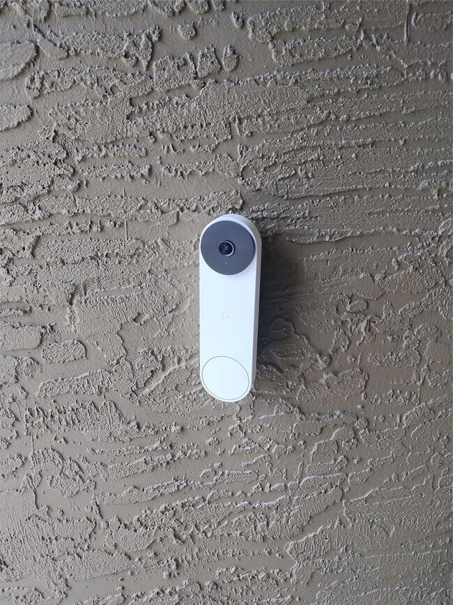 Building Photo - 2102 SE Holland St