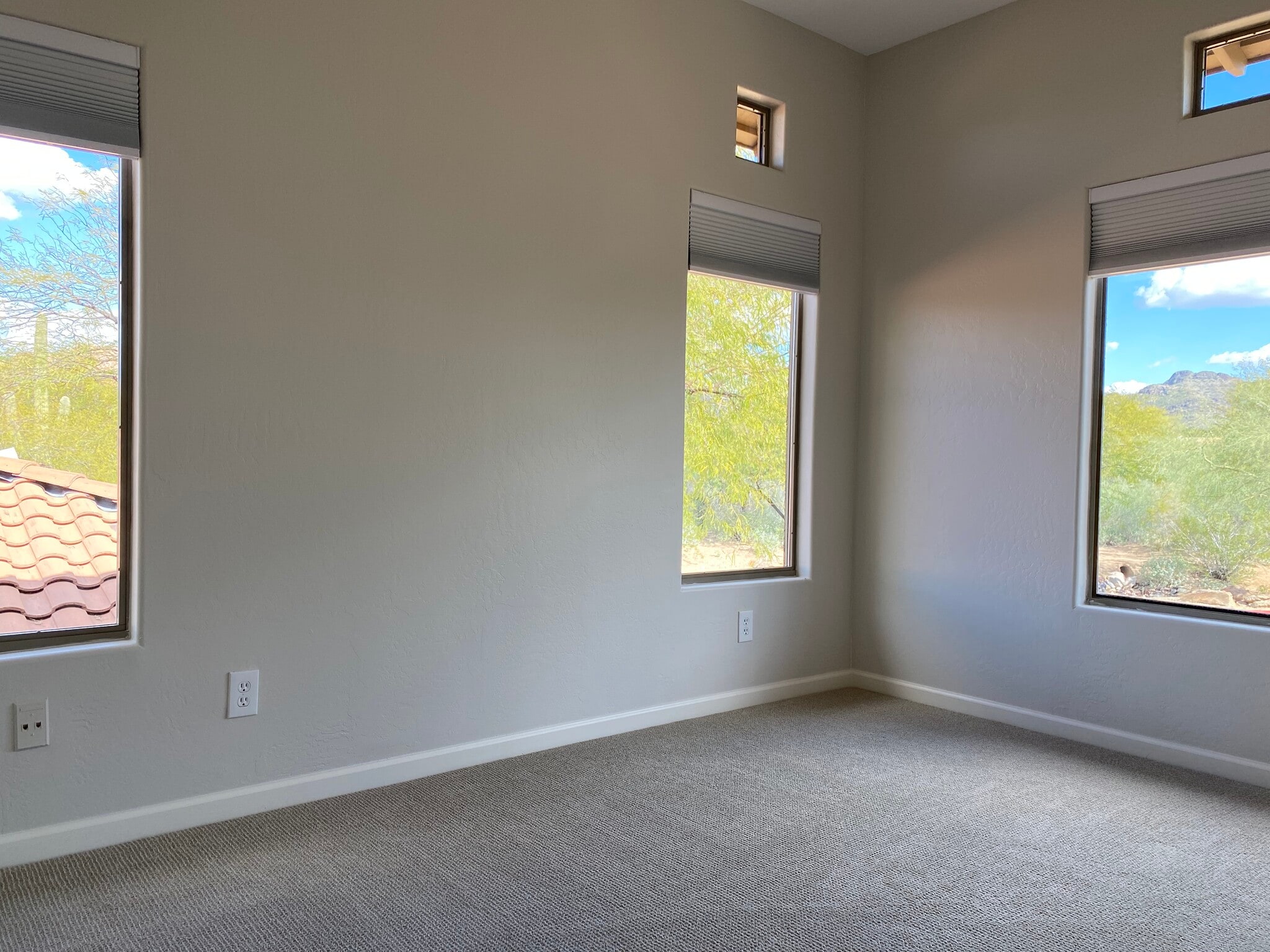 Master Bedroom - 8880 E Paraiso Dr