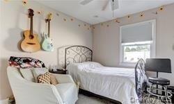 Building Photo - 33 Robin Ln