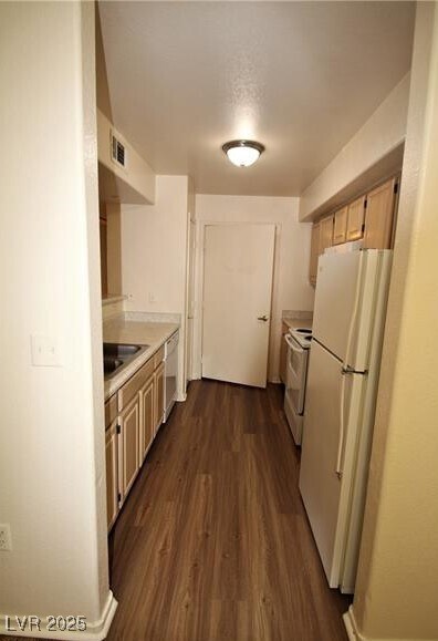 Building Photo - 555 E Silverado Ranch Blvd