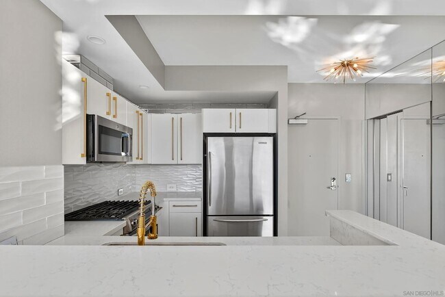 Building Photo - 321 Tenth Ave