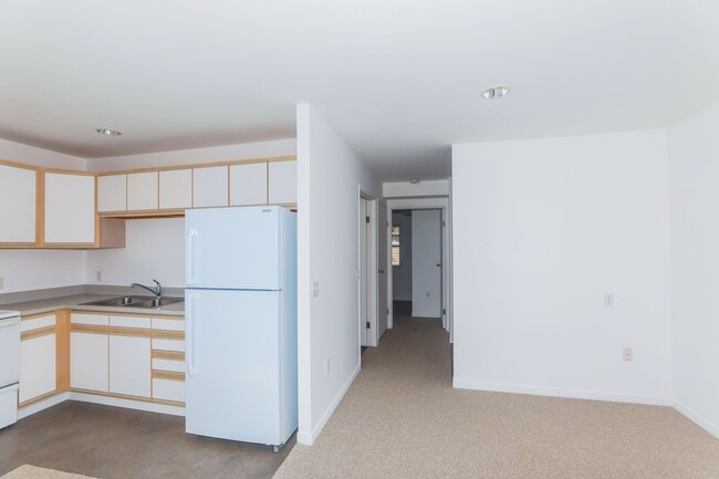 Building Photo - Northpointe - 1-bedroom corner unit locate...