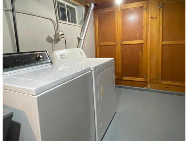 Building Photo - 1068 Arundel St