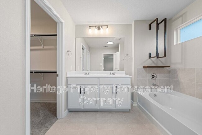 Building Photo - 148 Sage Sparrow