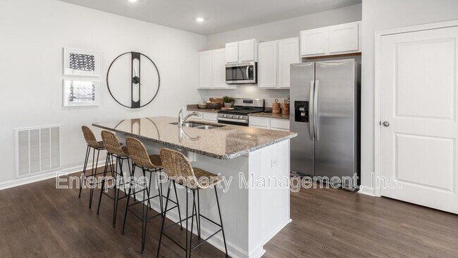 Building Photo - 230 Kipling Dr