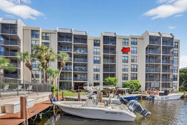 Building Photo - 20 Royal Palm Way