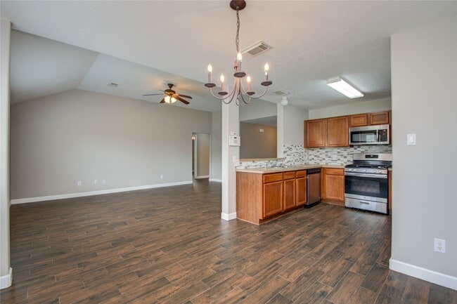 Building Photo - 15123 Green Whisper Dr