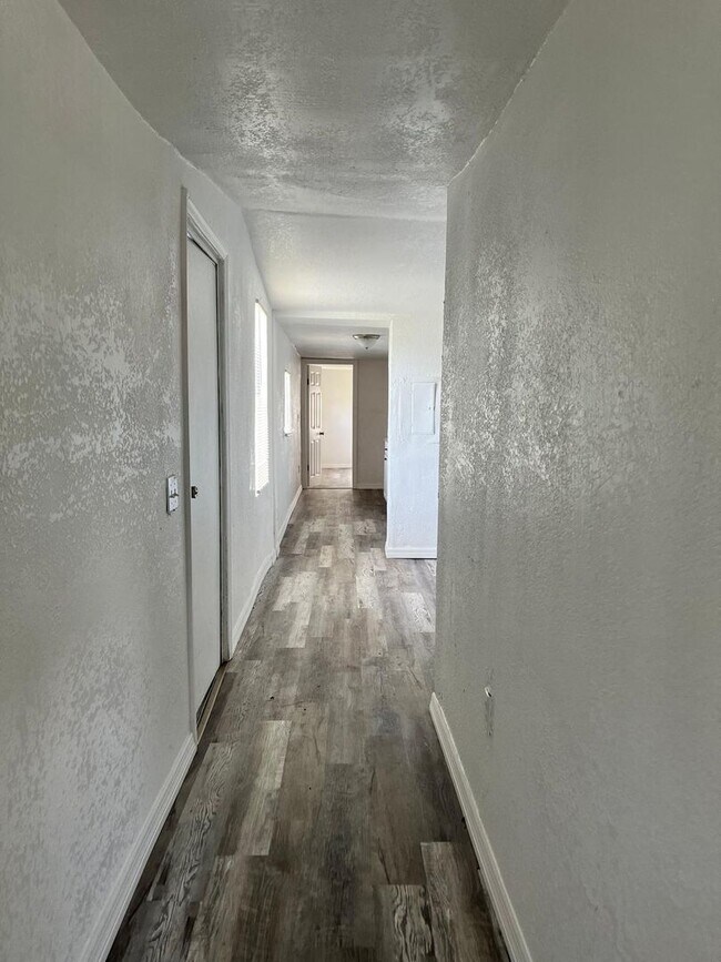 Building Photo - RENT TO OWN OPPORTUNITY!!