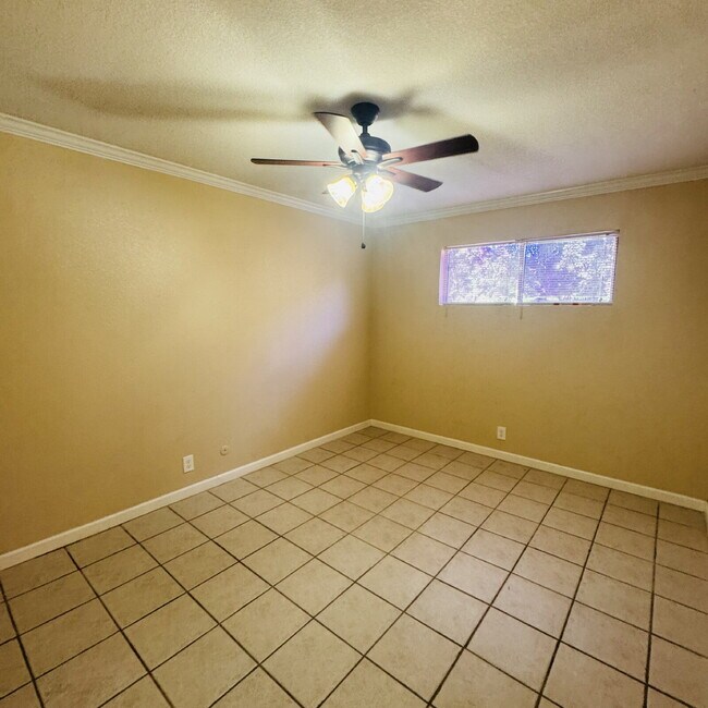 Building Photo - Spacious 2-Bedroom | 1 Bathroom Apartment at The Legacy in Nederland, TX!