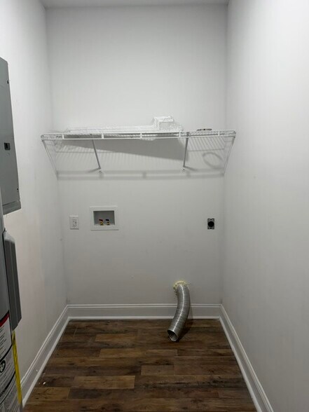 Building Photo - 216 S Tillery St