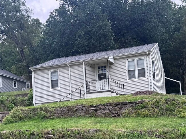 Primary Photo - Spacious 2 Bedroom Home with Finished Base...