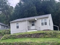 Building Photo - Spacious 2 Bedroom Home with Finished Base...