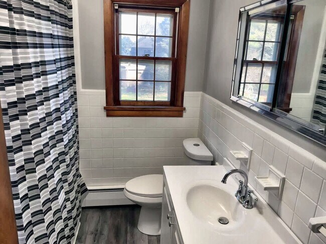 Building Photo - 1045 S Pitt St