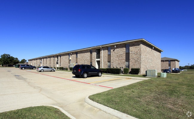 Building Photo - Sherwood Forest Apartments