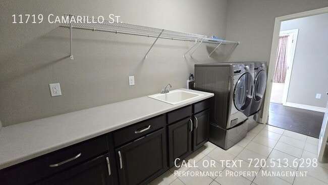 Building Photo - 11719 Camarillo St