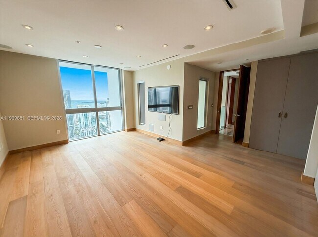 Building Photo - 92 SW 3rd St