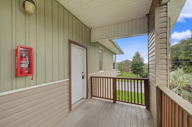 Building Photo - 542 S 72nd Ave
