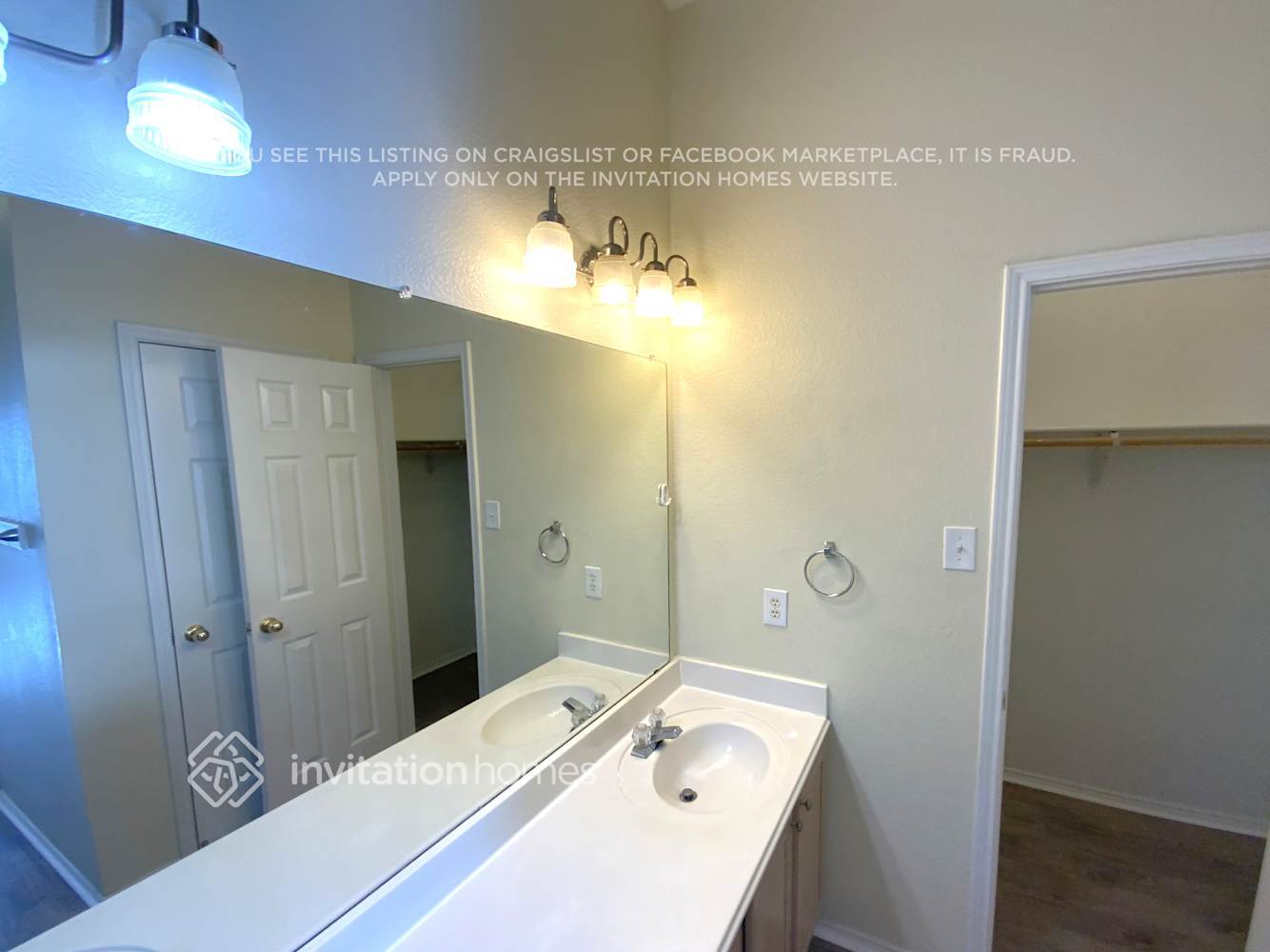 Building Photo - 2218 Summer Brook Dr