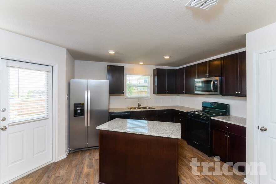 Building Photo - 15406 Shortwing