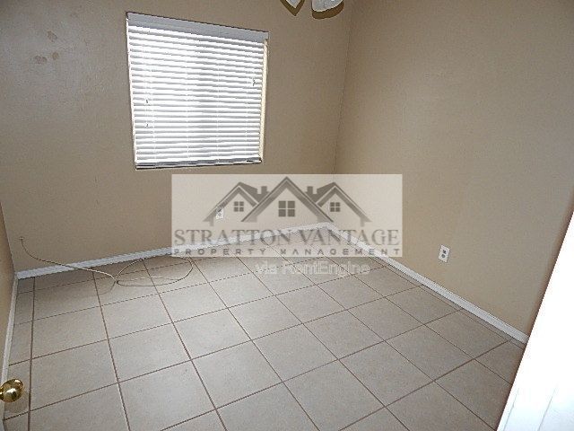 Building Photo - 7182 W Stella Ave