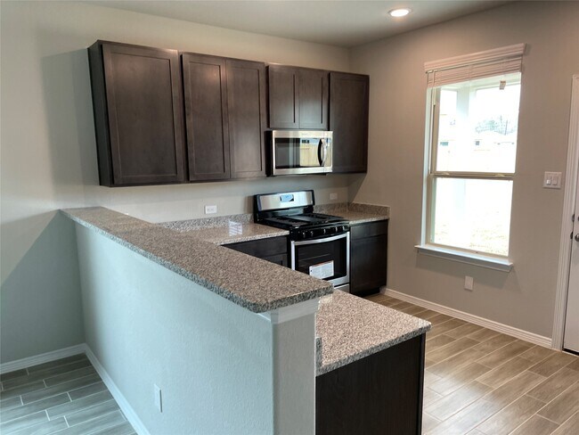 Building Photo - 838 Wembley Wood Wy