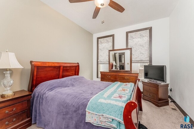 Building Photo - 226 E Residence Pl