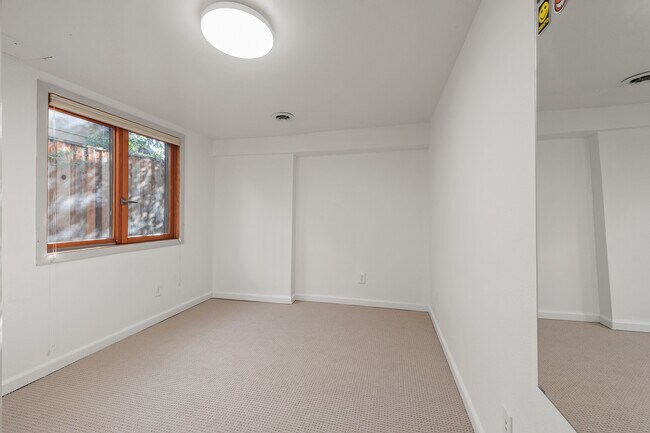 3rd Bedroom - 570 Okeefe St